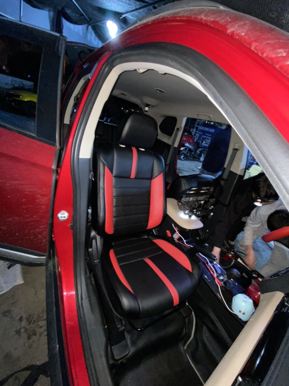 Mẫu ghế điện xe hơi 13