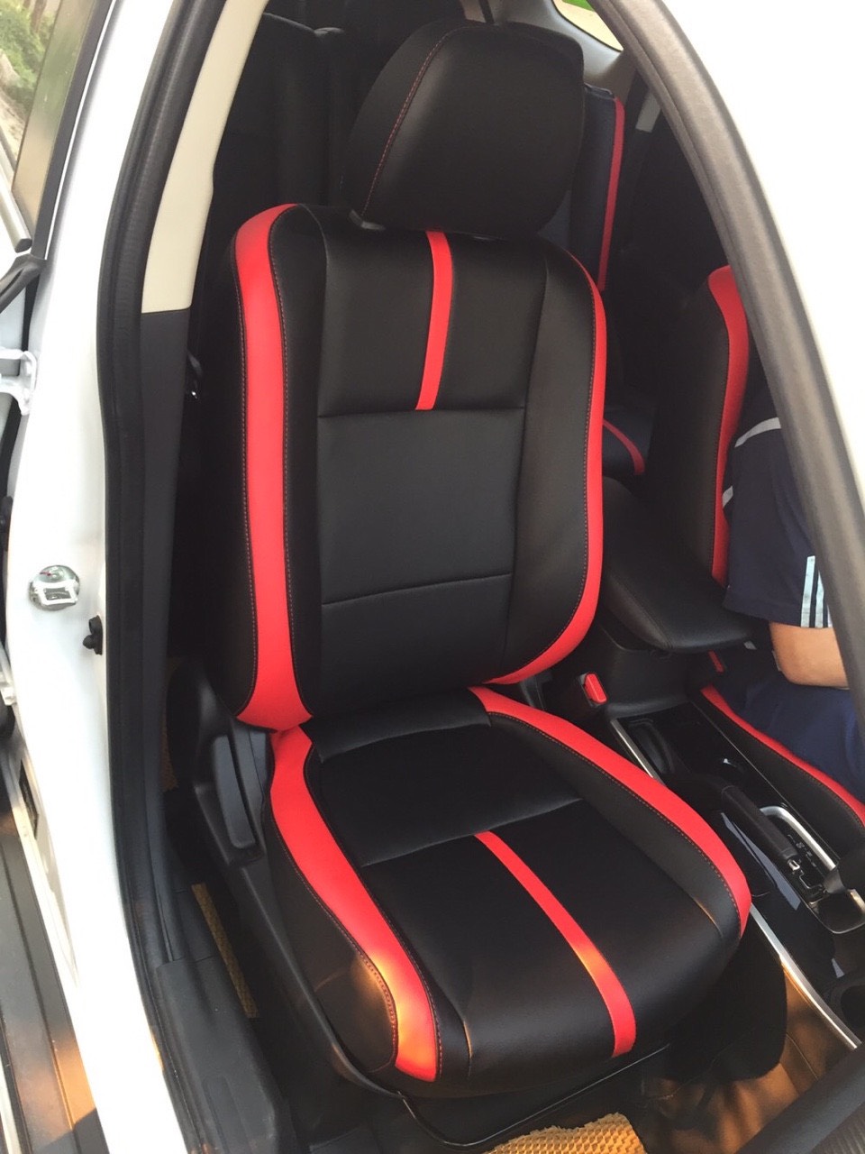 Mẫu ghế điện xe hơi 14