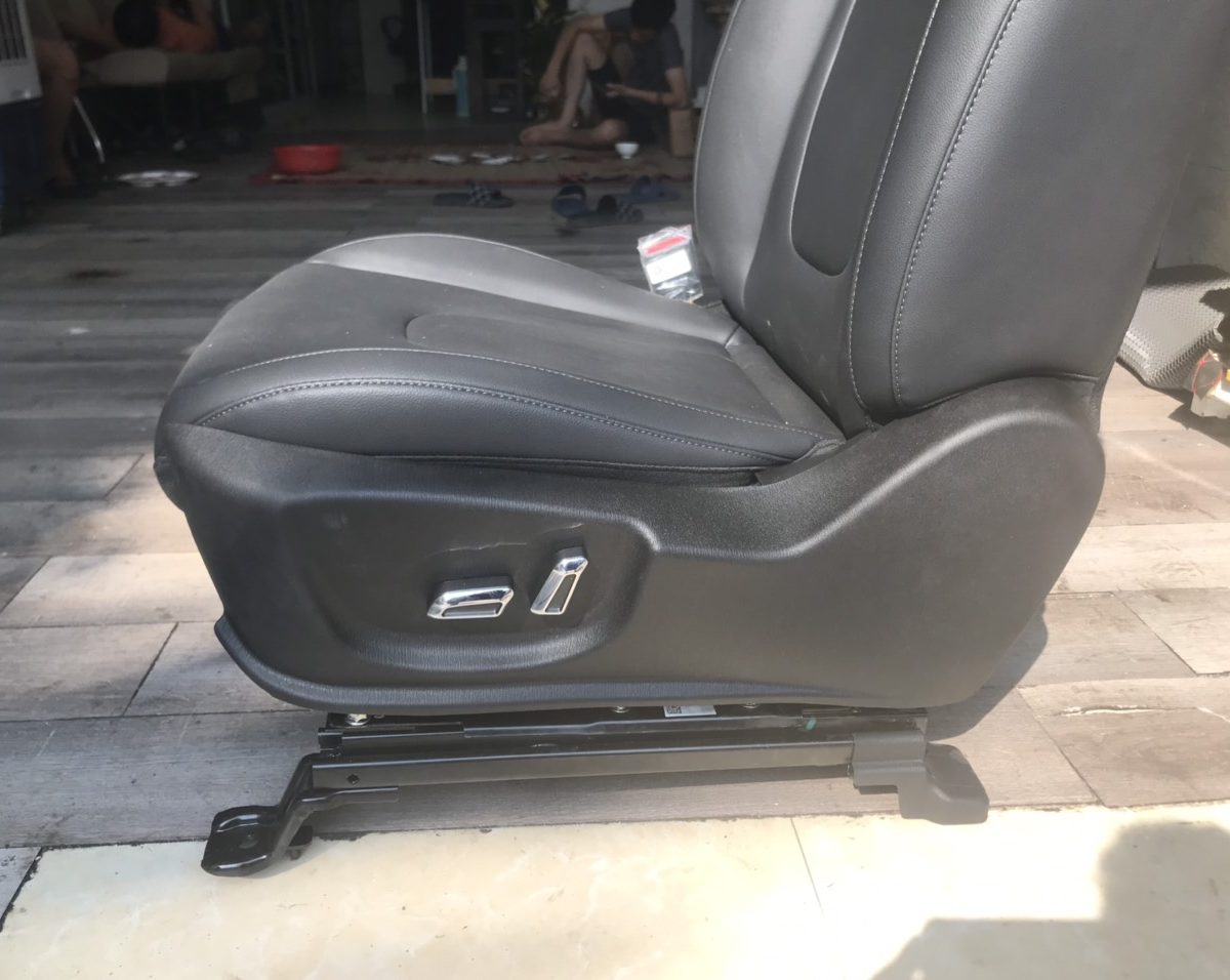Ghế điện Creta 2021 bên lái